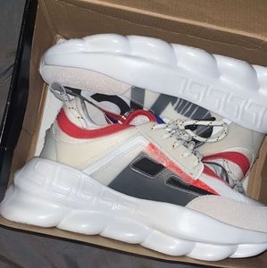 Versaces chain reactions